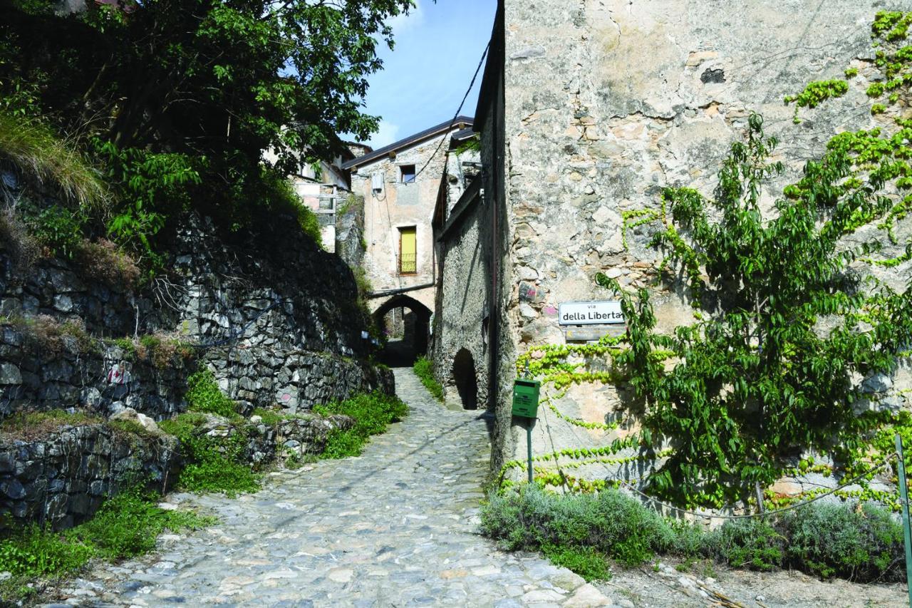 Agriturismo Nonnamelia Nasino Екстер'єр фото
